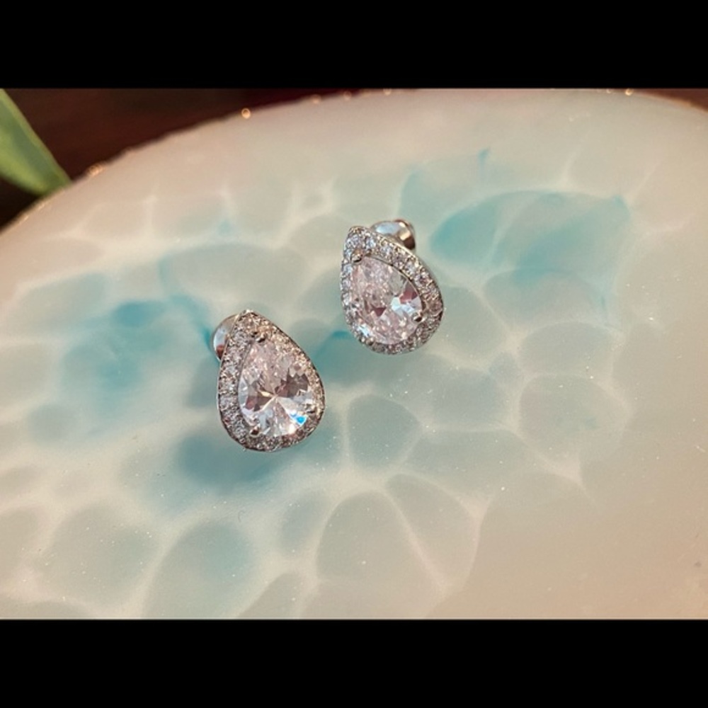 CZ Brilliant Silver Teardrop Post Diamond Earring